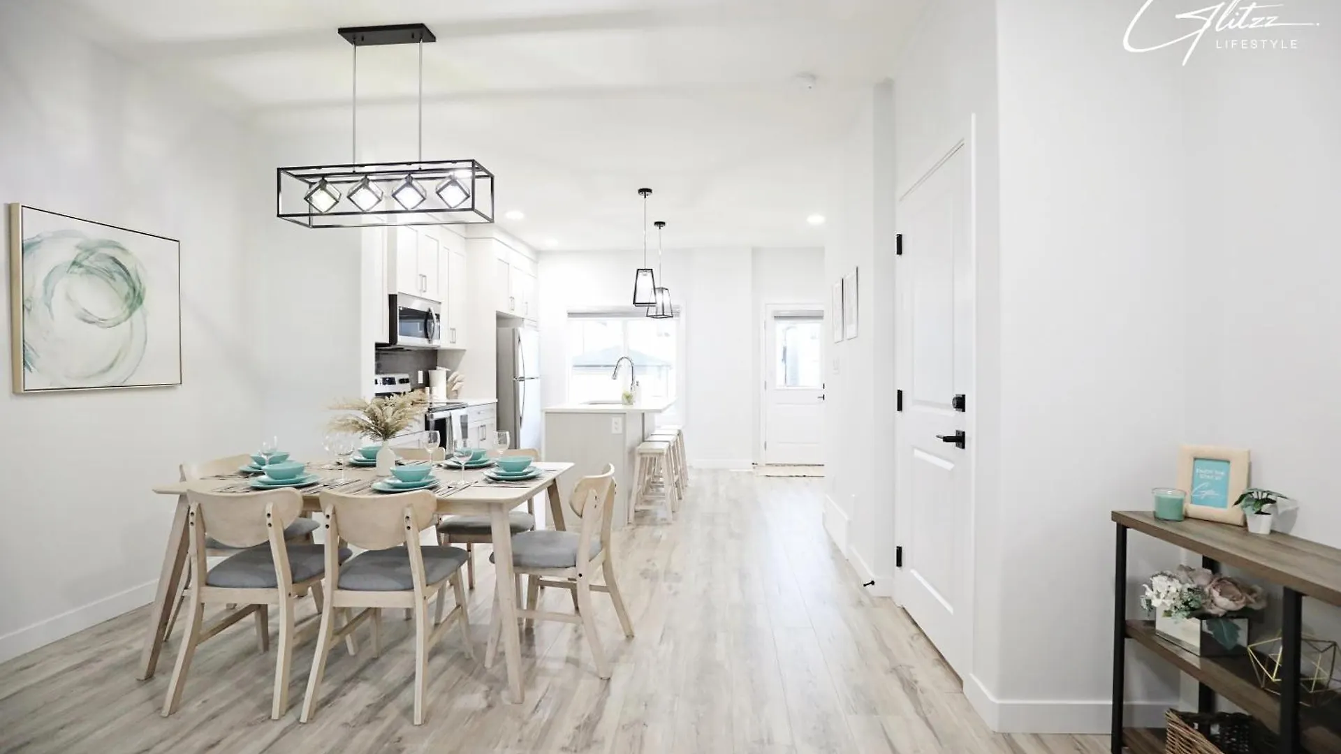 Exquisite Oasis With 3 King Beds,Airport,Disney Edmonton Canada
